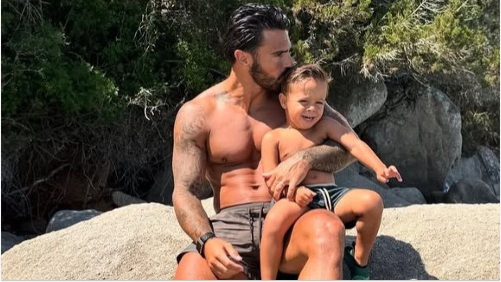 "Le plus beau voyage de ma vie…" : Benjamin Samat fait le buzz après sa dernière vidéo avec son fils