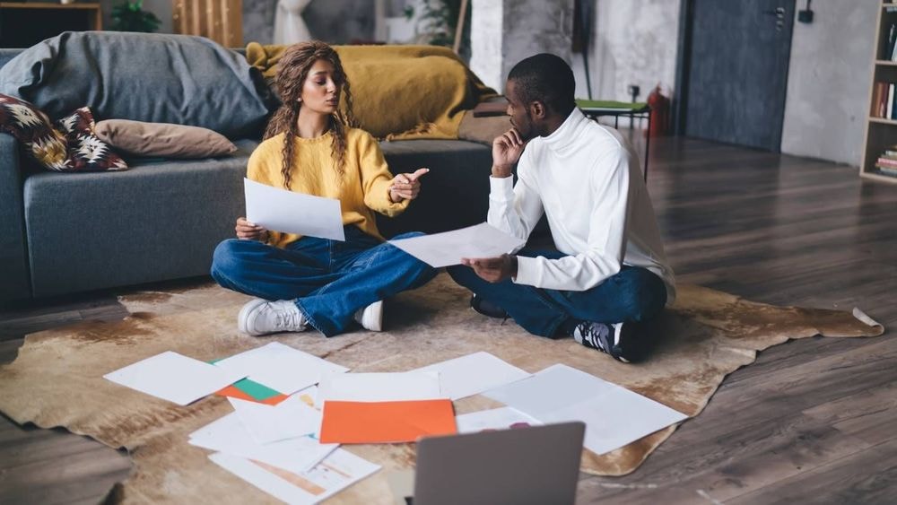 « Nous vivons en couple. Pour les impôts, il vaut mieux rester célibataires ou se marier ? »