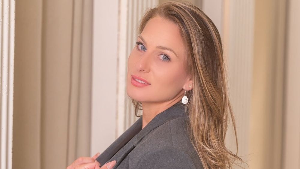 Camille Santoro craque face aux travaux de sa maison : "Je me suis mise à pleurer"