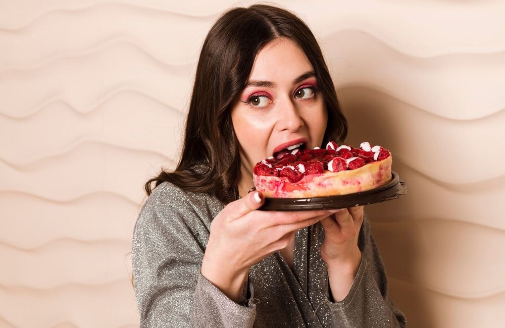 Stress et envies sucrées : les réflexes à adopter après une semaine de grignotage