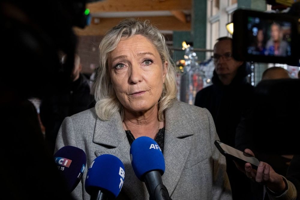 "Baiser de la mort" entre Elon Musk et Marine Le Pen : "Je ne suis pas gêné par ce soutien"