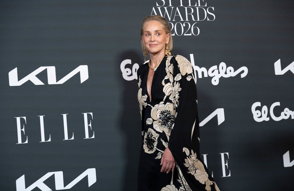 Sharon Stone revient sur les séquelles de sa rupture d’anévrisme 25 ans après : « Je dois faire attention, à vie »