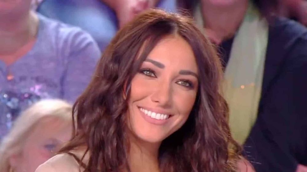 Delphine Wespiser totalement nue : elle se déshabille intégralement pour la bonne cause (et ça ne plaît pas à tout le monde)