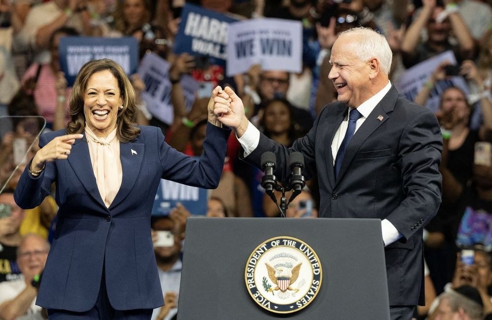 De Beyoncé à Prince, les goûts musicaux « cool » de Tim Walz, le colistier de Kamala Harris