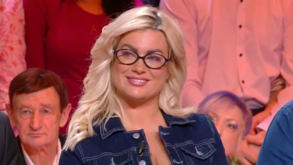 "Le même salaire qu'un footballeur" : invitée avec TBT9, Carla Moreau se livre cash sur sa fortune !