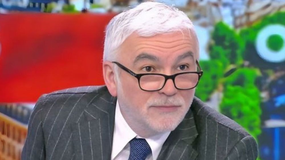 Pascal Praud brutalement honnête sur Jordan Bardella : "On doit rire ou pleurer ?"