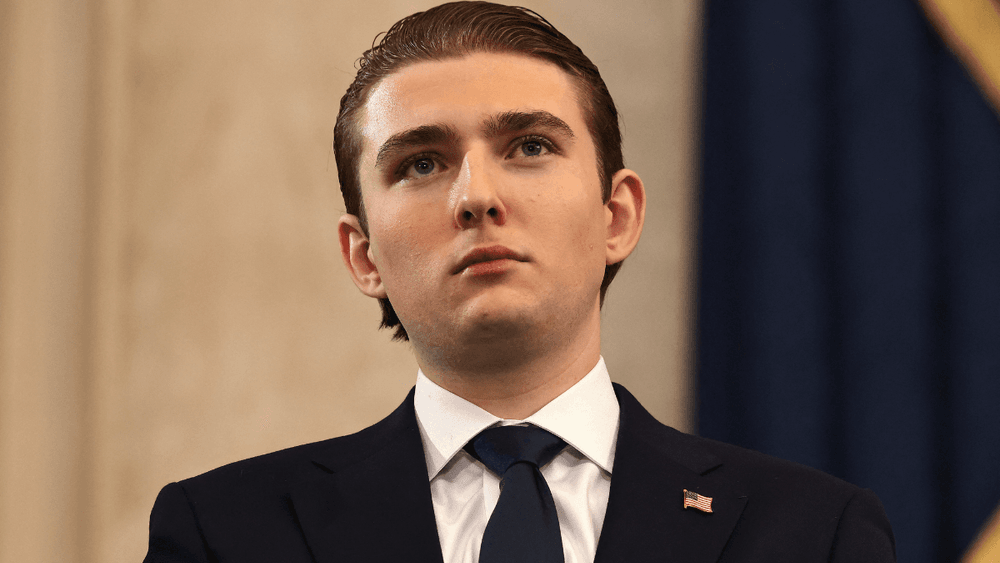 Fils de Donald Trump, Barron (19 ans) affiche un gabarit XXL : "Il est Slovène, le gars..."