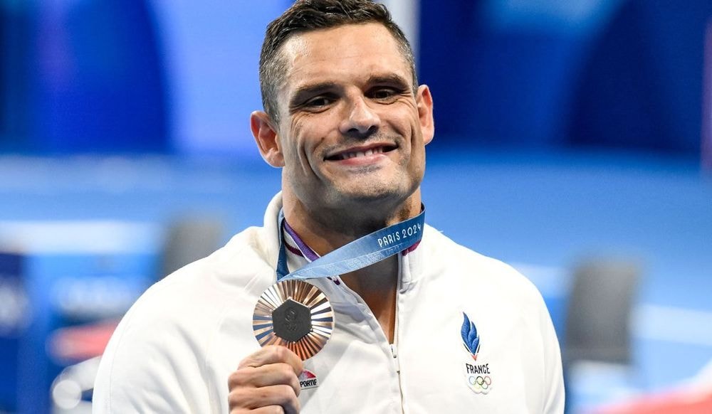 Rares photos intimes de Florent Manaudou (33 ans) dénudé et baisers langoureux avec Lola : "Vous êtes magnifique...