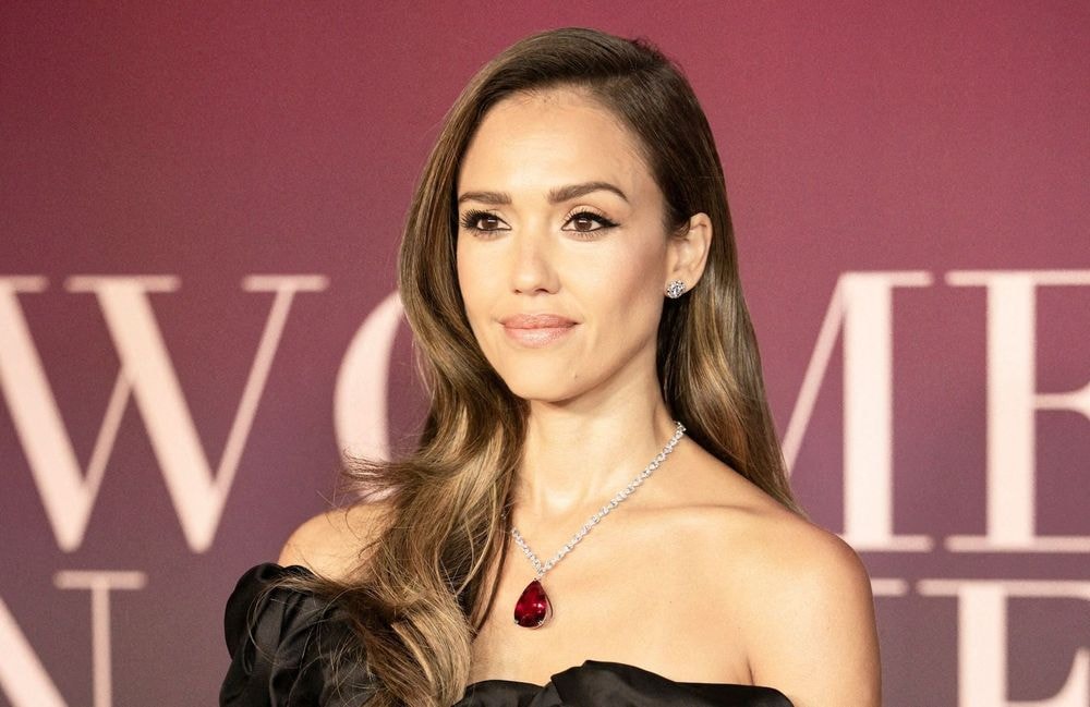 « La vie de mère est la meilleure vie » : Jessica Alba dévoile de tendres clichés avec son fils Hayes