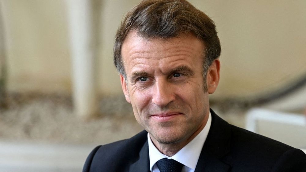 "Il m’a laissé un message pour me dire…" : l’amant présumé d’Emmanuel Macron fait une révélation troublante
