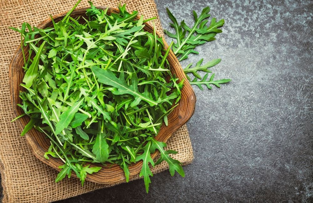 L’astuce infaillible pour prolonger la fraîcheur de votre salade en sachet