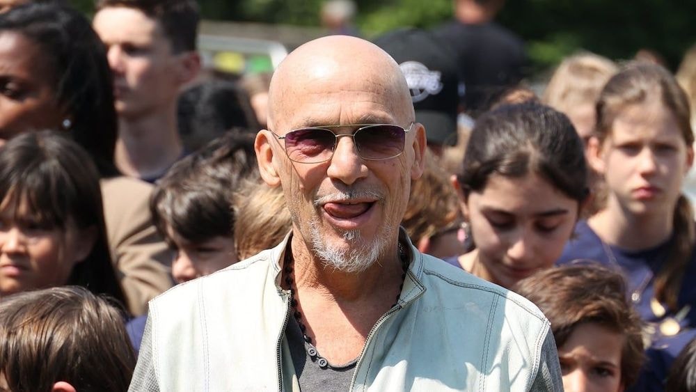 "J’étais un hétéro absolu, mais…" : Florent Pagny raconte sa nuit avec un homme, une "minute gay" mémorable