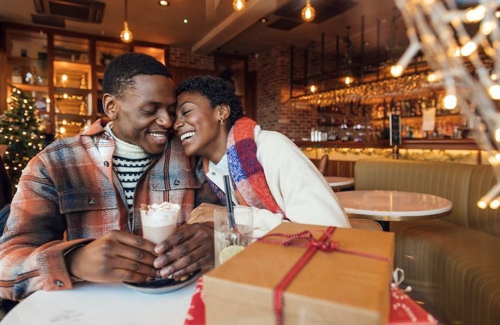 Avoir (absolument) un partenaire pour la Saint-Valentin ? Le rétro-planning amoureux qui séduit la Gen Z