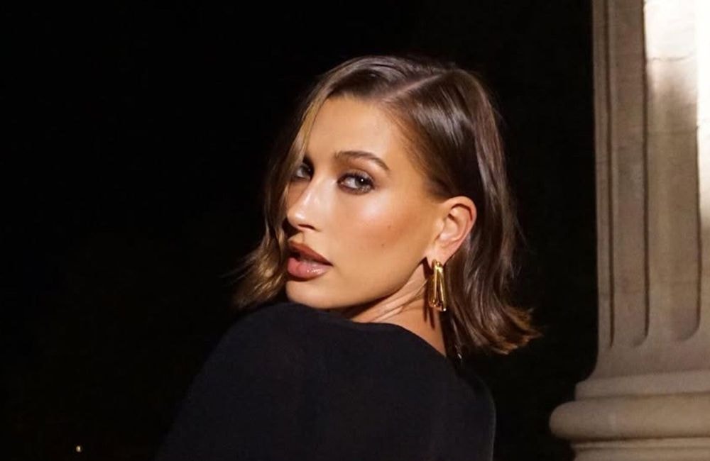 French manucure : Hailey Bieber revisite ce classique avec un imprimé léopard