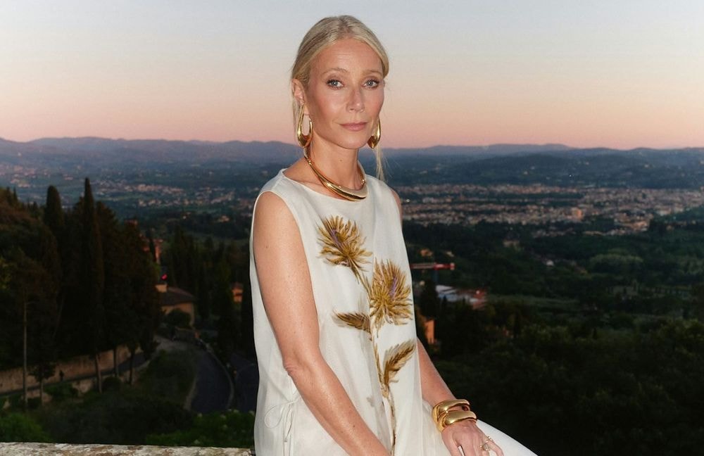 Maxi, sculpturaux, élégants.. Selon Gwyneth Paltrow, voici les bijoux que l’on va adorer porter avec une robe cet été