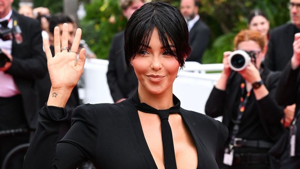 Nabilla Vergara (32 ans) en plein acte dans la piscine d'un Club Med : "La tête sous l'eau...
