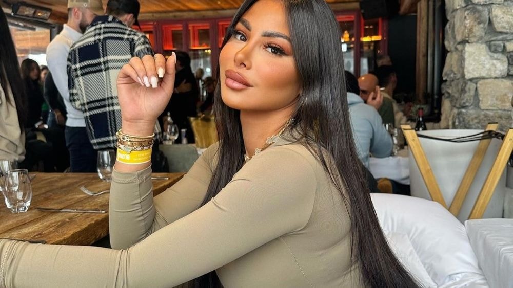 Menacée de mort, Maeva Ghennam dévoile la photo d’un missile portant son nom : “J'ai très peur”