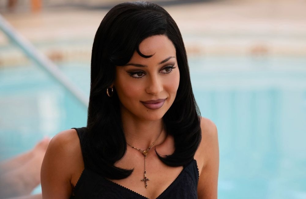 Qu’est-ce que le revenge eyeliner, cette tendance maquillage qui fait écho à la revenge dress ?