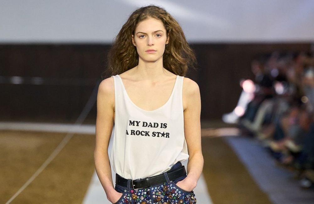 « My dad is a rock star » : Stella McCartney rend hommage à son père Paul McCartney sur le podium
