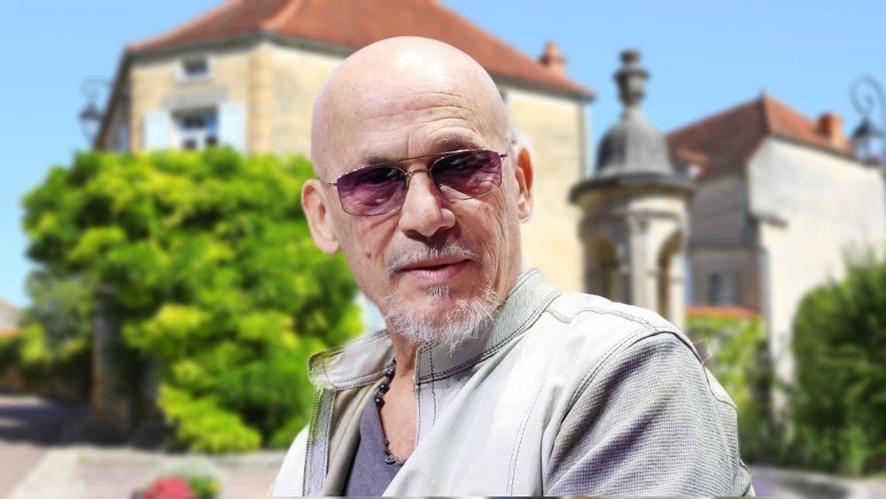 Florent Pagny : "Il en est ravi !" Visite de sa maison à "douves et pont-levis", pépite de la Côte-d'Or