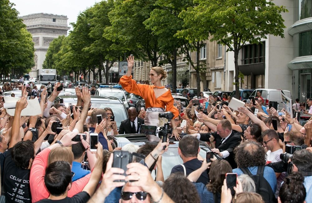 L'édito de ELLE : pourquoi on est toutes folles de Céline (et ce n'est plus ringard de le dire)