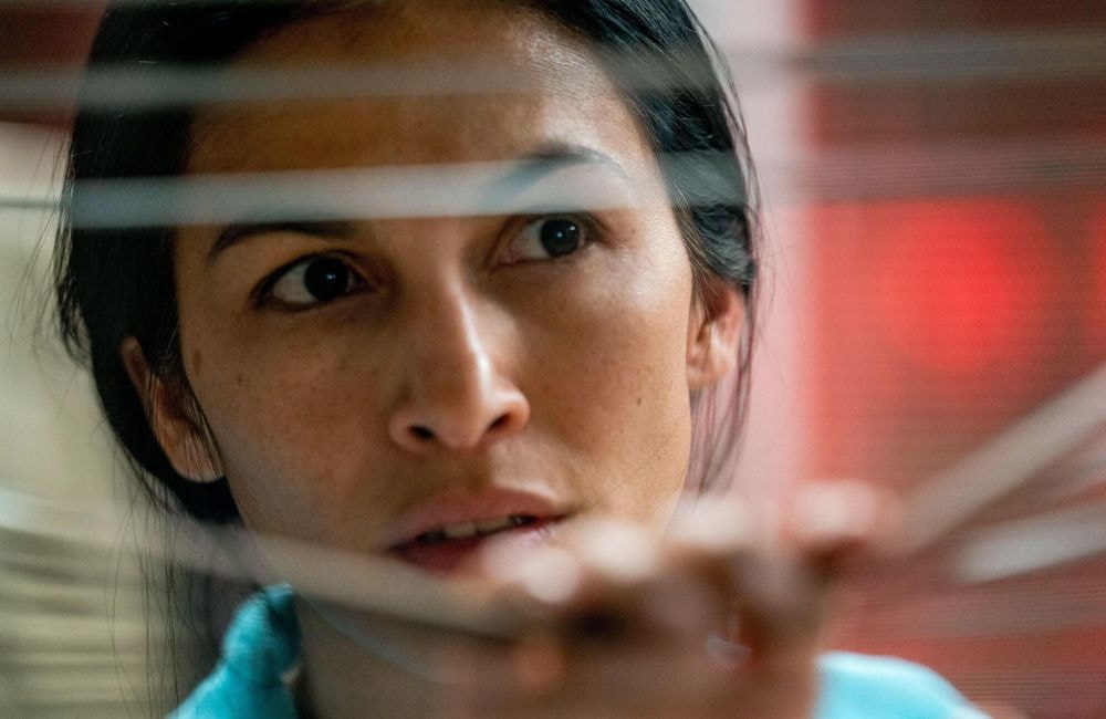 « The Cleaning Lady » : c’est quoi cette série thriller psychologique devenue une obsession sur Netflix ?