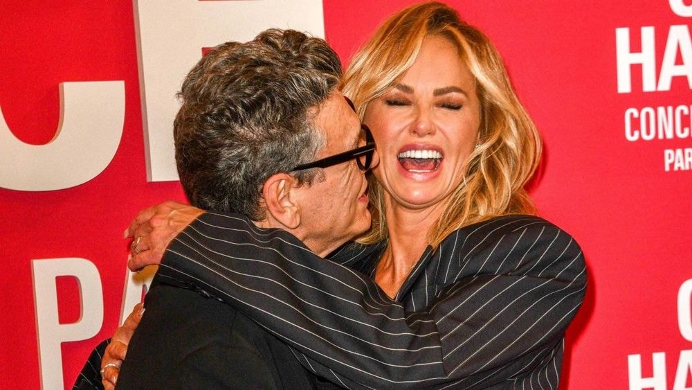 "On s’en fout de vous" : une internaute clashe Adriana Karembeu après son baiser controversé avec Marc Lavoine