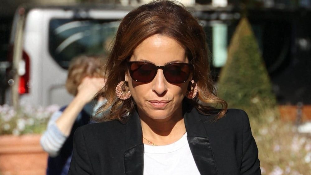 Raphaël Glucksmann candidat : Léa Salamé brise le silence sur une décision "qui lui coûte"