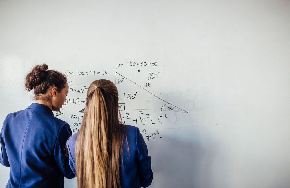 Qu’est-ce que le plan « Filles et maths » lancé par Elisabeth Borne ?