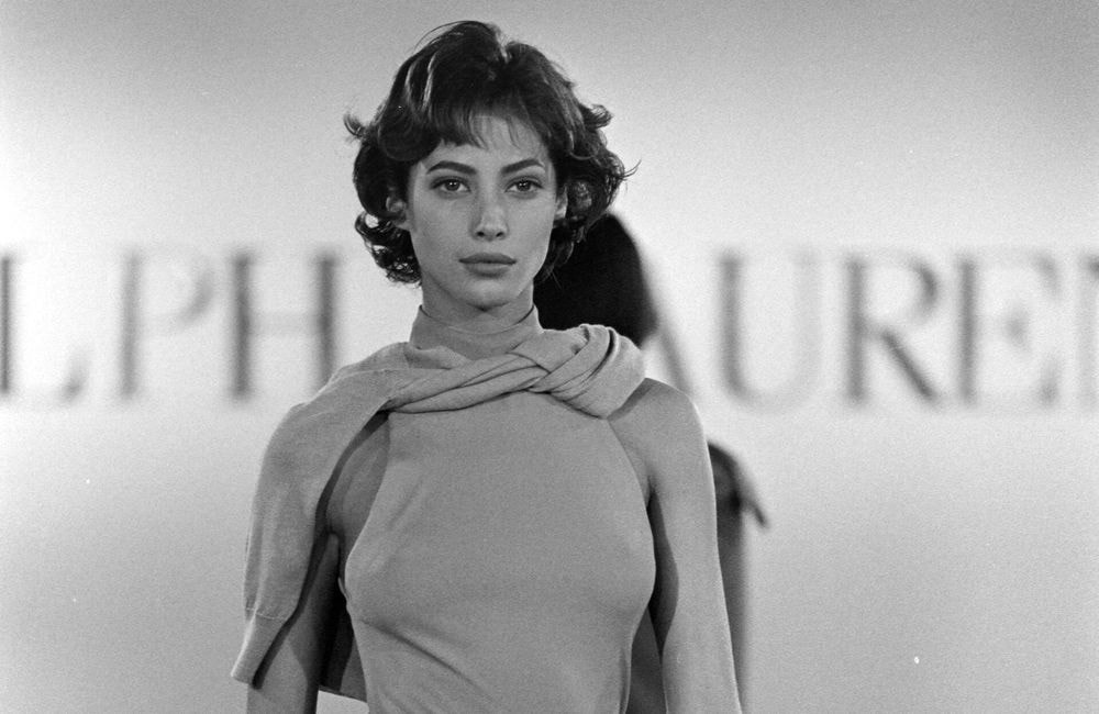 Christy cut : le carré signature des années 90 revient en force ce printemps