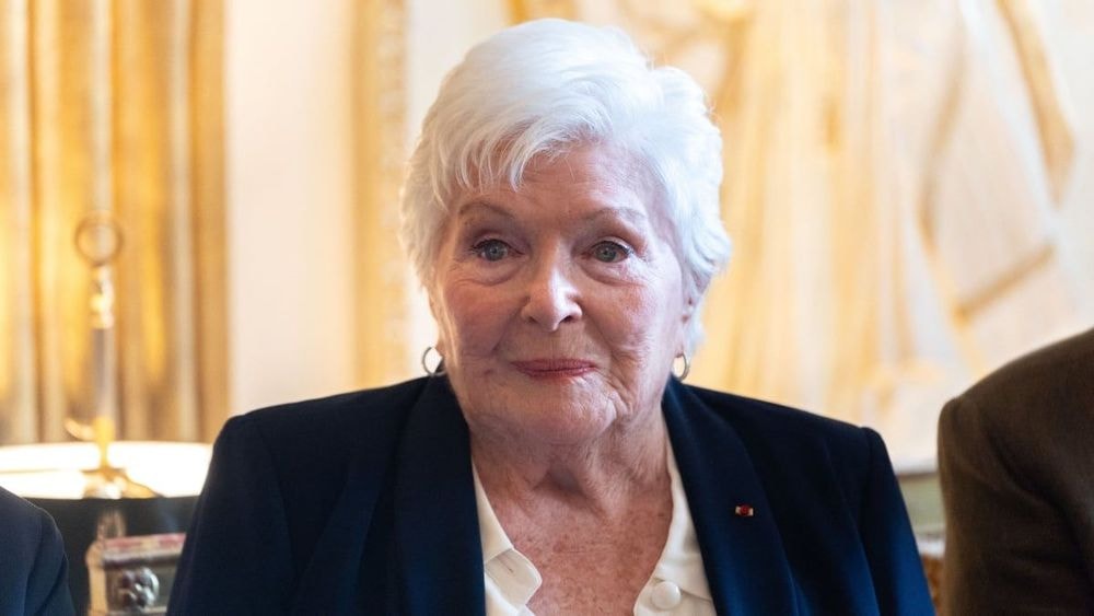 "Là, franchement… " : à 97 ans, Line Renaud inquiète avec des confidences troublantes sur sa santé