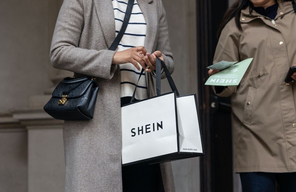 Shein accusé de manipuler ses clients : ce que cachent ses astuces de vente en ligne