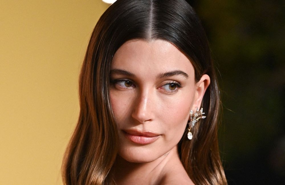 Ce geste beauté à bannir selon la maquilleuse de Dua Lipa et Hailey Bieber