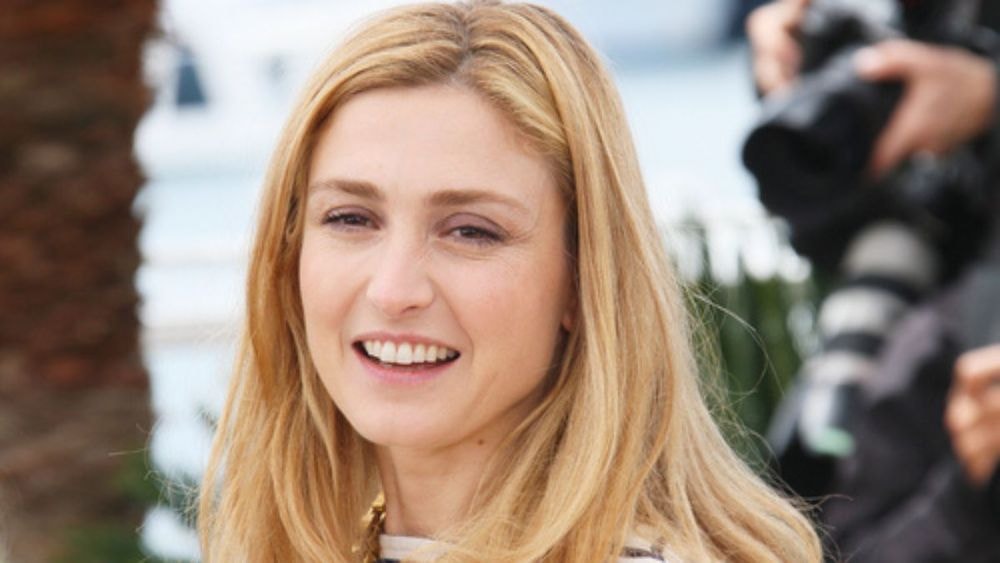 Julie Gayet femme de Hollande, son aveu à 52 ans : "On le sait peu mais je suis…