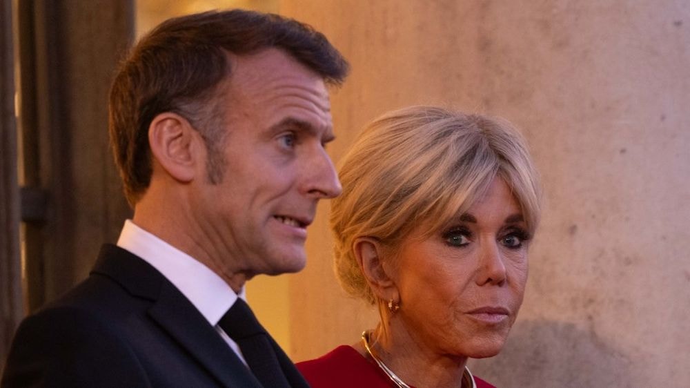 Brigitte et Emmanuel Macron : cette indiscrétion sur leur vie intime a créé le malaise, les langues se délient