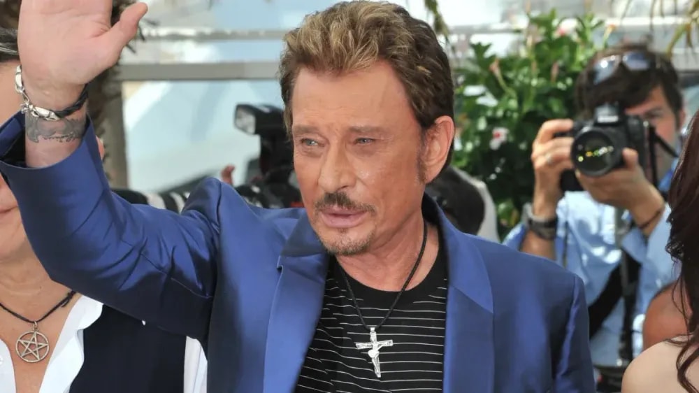 Des années après leur brouille, la dernière phrase glaçante de Johnny Hallyday à Michel Sardou révélée : “je ne veux même pas…”