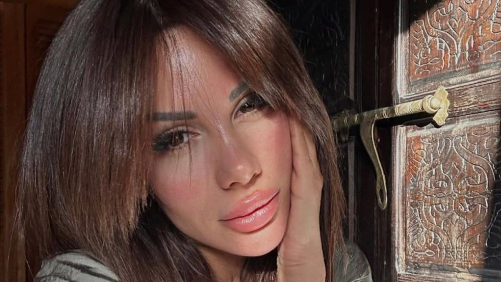 Laura Lempika : de nouveau en couple, ses confidences sur sa deuxième grossesse !