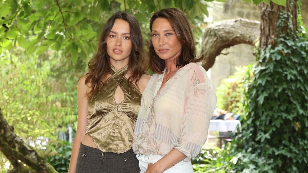 "Le testament de Johnny…" : Laura Smet face aux blagues osées d’un nouveau chroniqueur de Quotidien