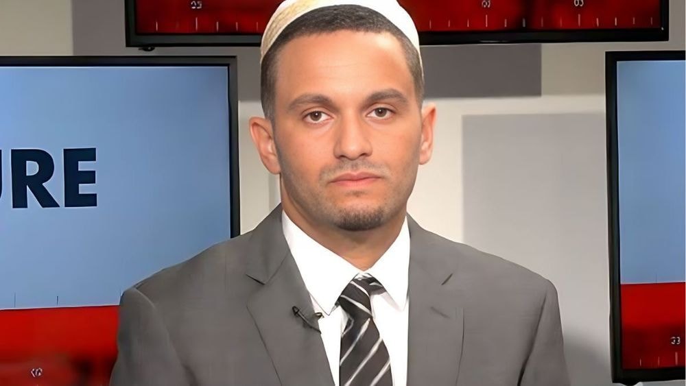 "L'Arabe docile" : Malik Bentalha (35 ans) humilié après son tacle à Pascal Praud sur CNews