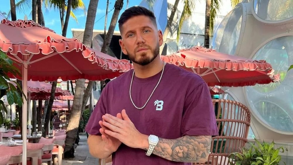 Vivant à Miami, Seby Daddy ultra cash : "Je tape dans la CAF, je touche le RSA…"