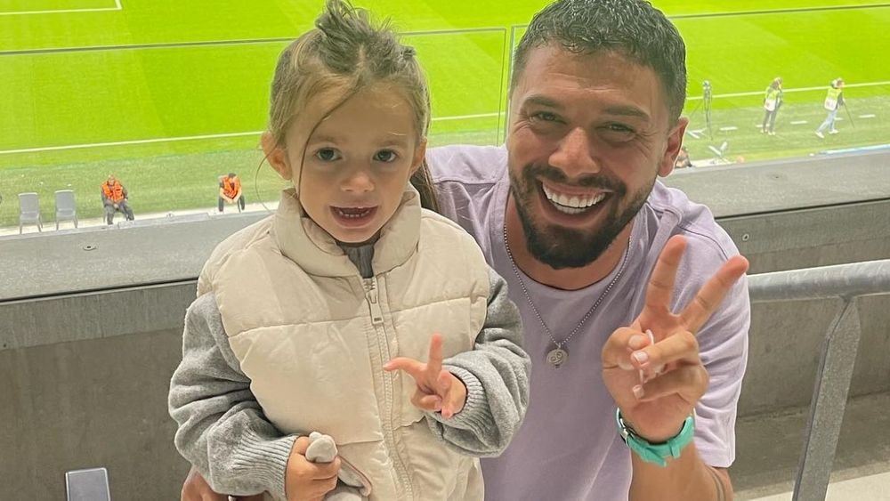 Kevin Guedj : accusé de ne jamais emmener sa fille en vacances comparé à Carla Moreau