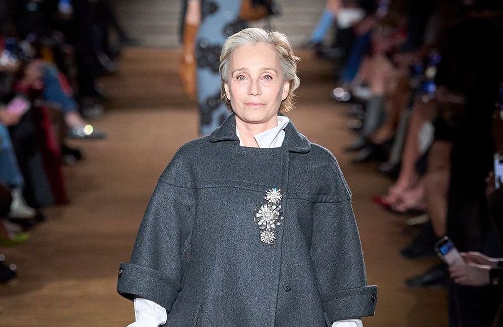 Kristin Scott Thomas, Ángela Molina… les actrices sexagénaires, mannequins stars du défilé Miu Miu