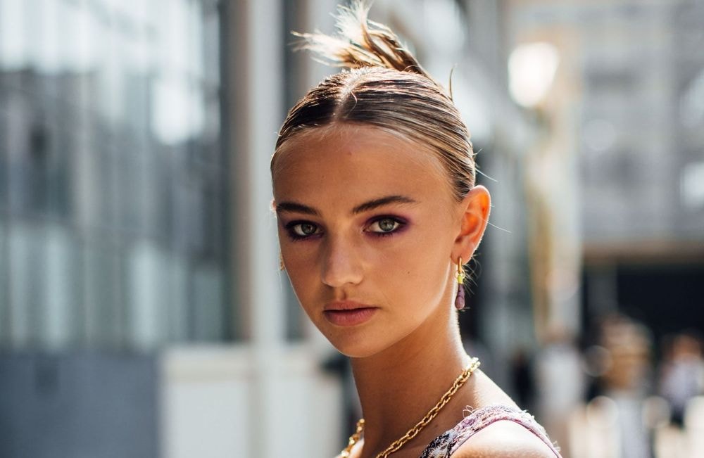 Makeup Stockholm : les 5 règles pour sublimer une peau et des cheveux blonds