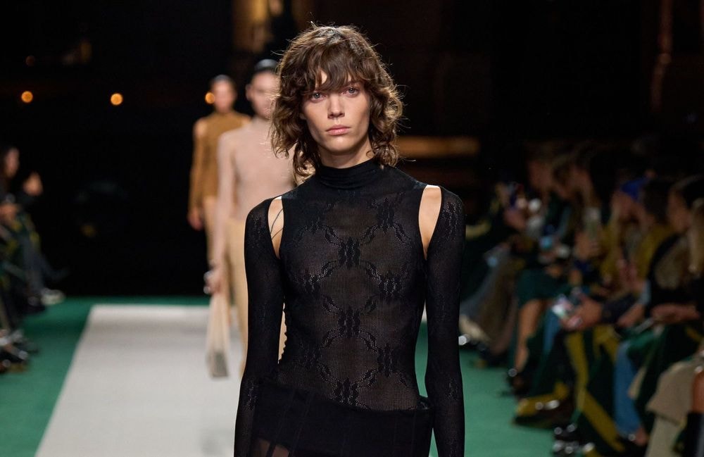 À la Fashion Week, ces talons originaux s’annoncent comme le hit du printemps