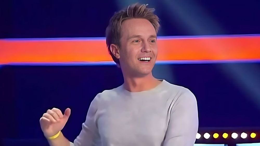 Cyril Féraud dit enfin la vérité sur ses dents incroyablement blanches : "Ça fait des années que…