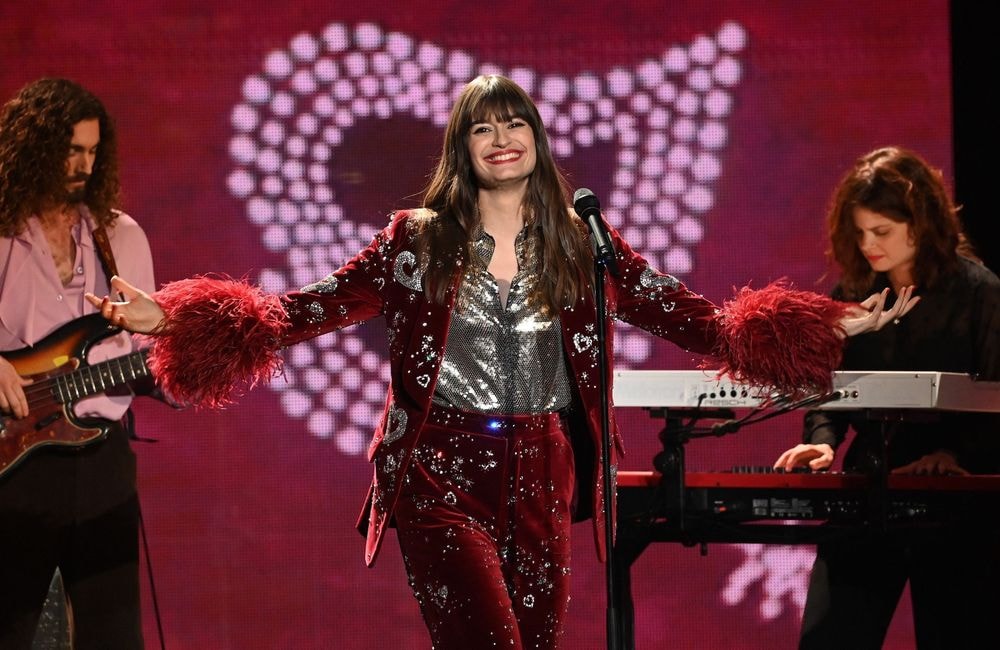 Clara Luciani en vacances avec son mari : elle partage un rare cliché avec son fils