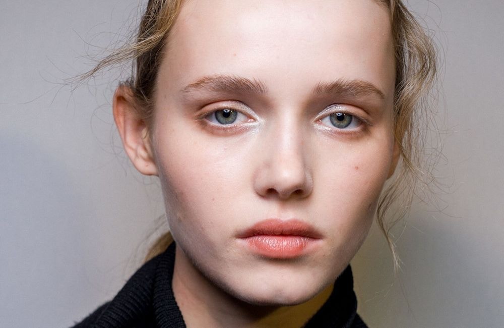 Comment bien appliquer son baume à lèvres pour une bouche plus pulpeuse ?