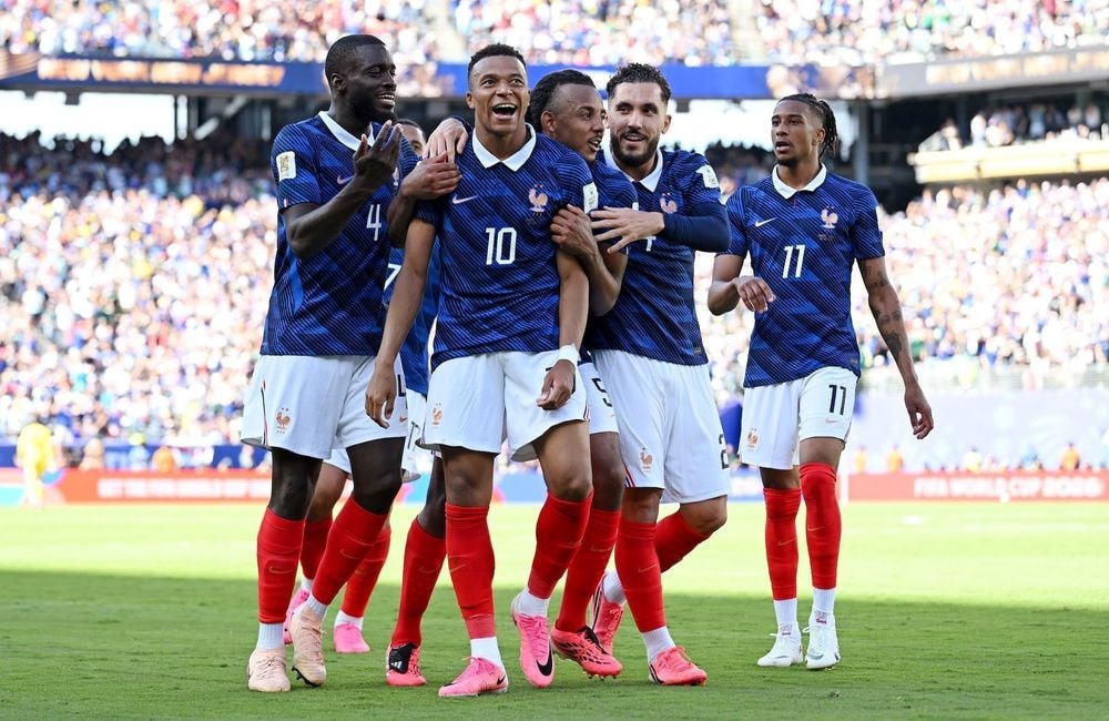 Pourquoi tous les joueurs portent des crampons roses à la Coupe du monde 2026 ?