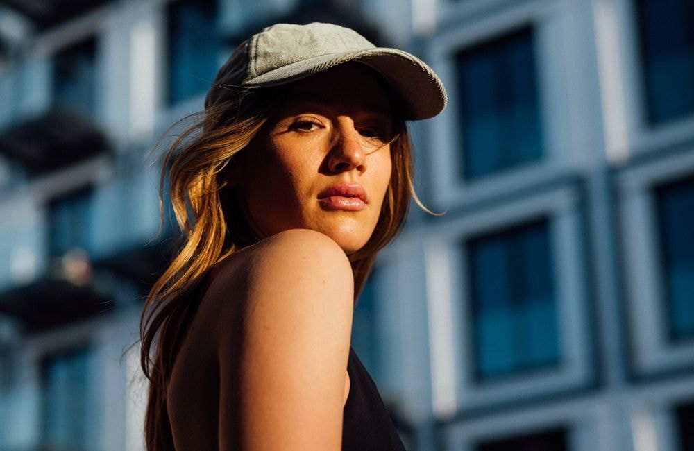 Carence en vitamine D : faut-il continuer les suppléments même quand le soleil est là ?