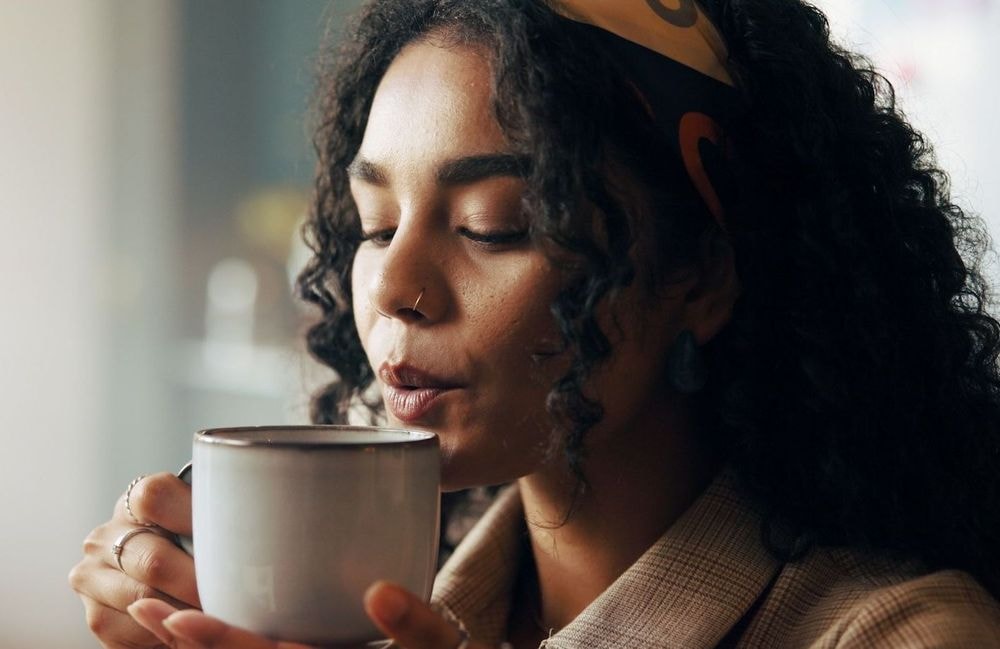 Vaut-il mieux boire chaud ou froid ? La température auraient un impact sur notre bien-être selon la science